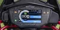 Moto Guzzi V85 TT - wyświetlacz