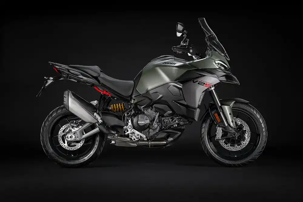 Ducati Multistrada V2 w czarnym malowaniu