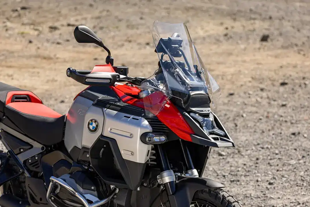 bmw r1300 gs adventure fuel tank closeup