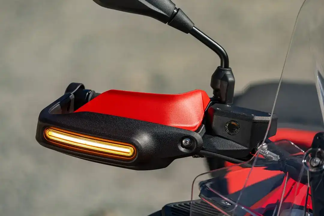 r1300gs led indicators