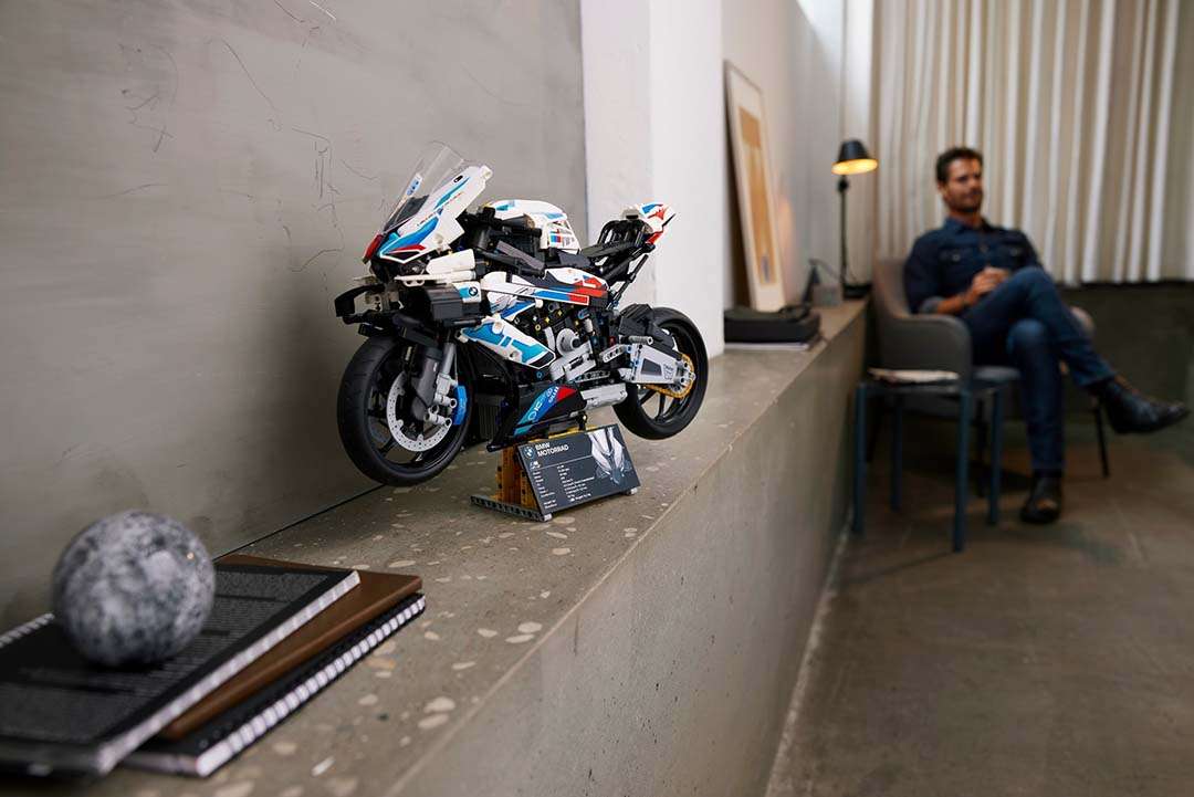 Prezent na święta dla motocyklisty? BMW Motorrad prezentuje LEGO Technic BMW M 1000 RR