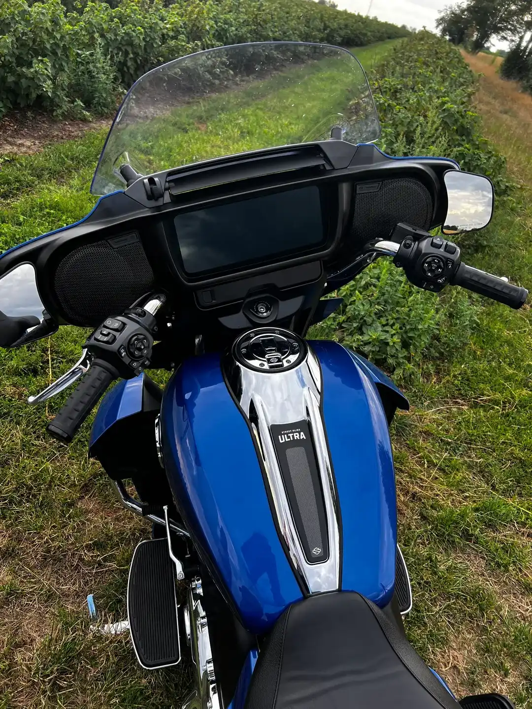 Street Glide Ultra kierownica z dużym ekranem